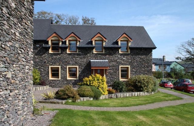 Dingle Courtyard 2 Bed (Sleeping 6)