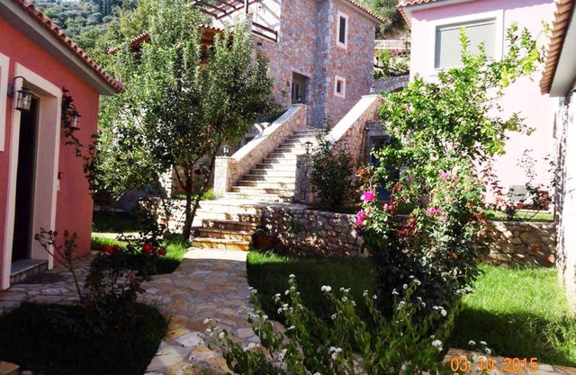 DIO GUESTHOUSES VILLA PARNONAS 3 B/R WITH PRIVATE GARDEN AND SWIMMINGPOOL