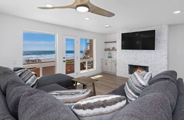 Direct Oceanfront 2 Bedroom 2 Bathroom on the 1st Floor