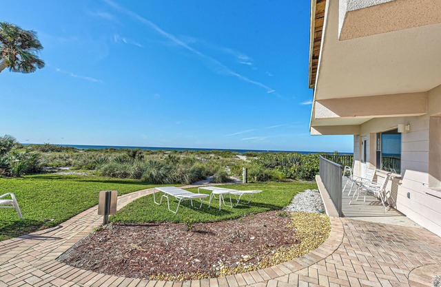 Directly on the Gulf - Unit 1 - 3 Bedroom - Ground Floor - Sleeps 6