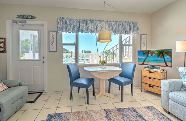 Directly on the Gulf - Unit 3 - 1 Bedroom - Ground Floor - Sleeps up to 5