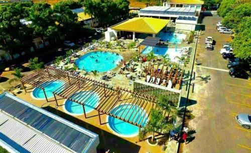 DiRoma Internacional Resort apto com roupa de cama - CORTESIA PARA ENTRADA AO JARDINS JAPONES