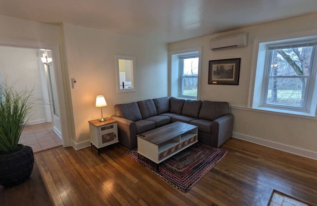 Discounted Stays | 1BR | King | A/C