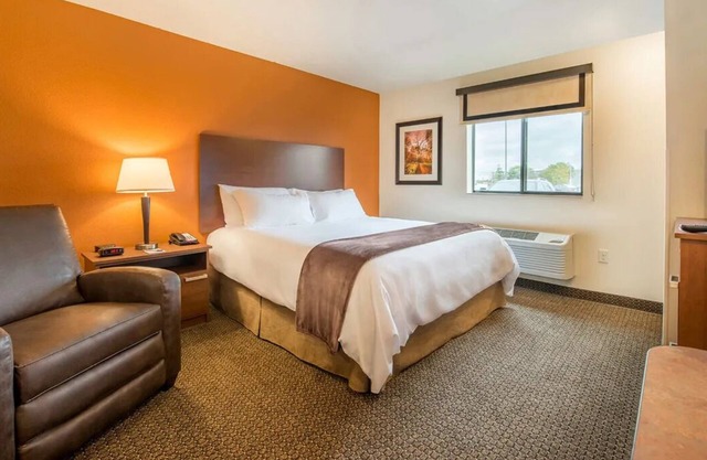 Discover Aberdeen’s Best from a Room with Full Amenities