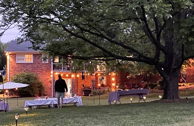 Discover "RusticParaiso": Spacious Elegance and Serene Urban Countryside Retreat