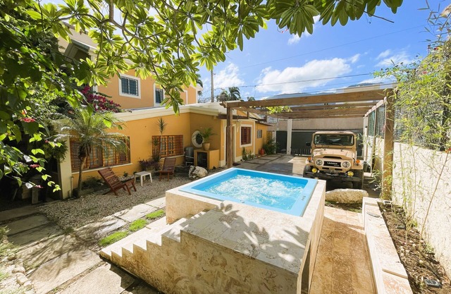 Discover the epitome of city living in this 3bedroom villa