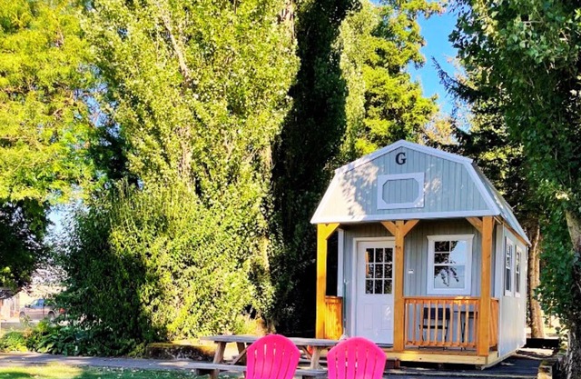 🌿Discover Tranquility in a Little Barn Cabin: A Unique Glamping Retreat