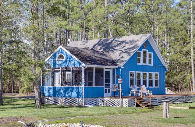 Dog-Friendly Westover Cottage w/River Access!