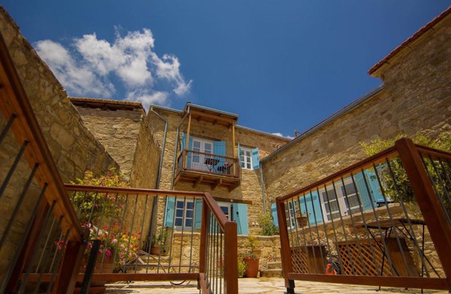 Dolphin Guest House and Studios