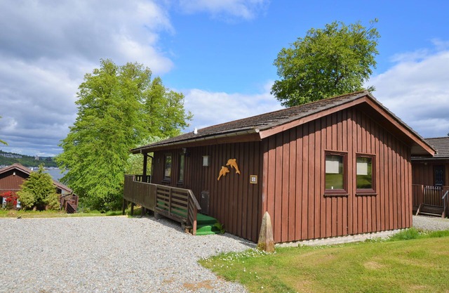 Dolphin Run Lodge, quiet location, sea views, pet friendly