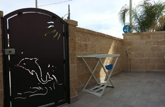 Dolphin' studio with terrace and garden