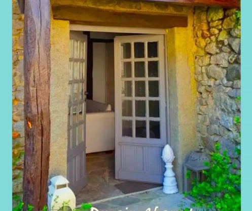 Domaine Charente Glamping Familyroom Le Jardin with external toilet & shower house & outdoor kitchen