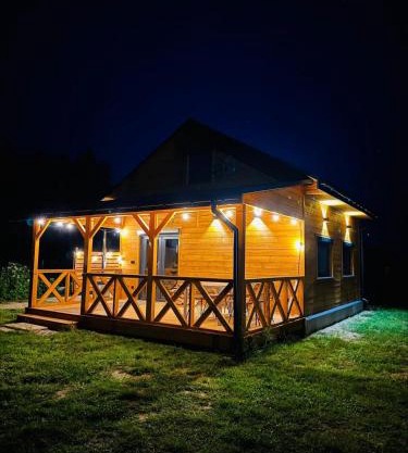 Domek z jacuzzi i kominkiem - cisza, natura, relaks
