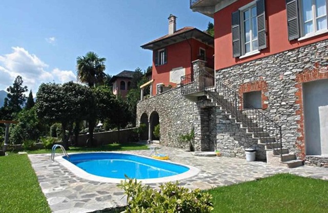 Domus Cusiana complesso vista lago e piscina