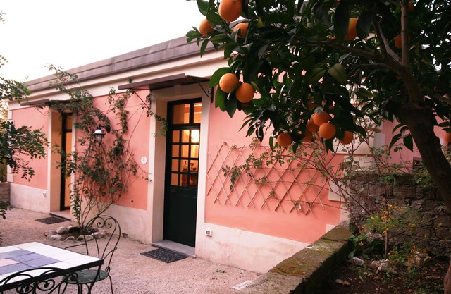 Don Fabrizio: independent suite 2-4 people, near Naples Caserta Pompeii