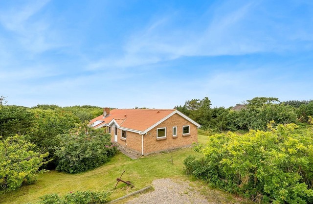 "Dorithea" - 1.3km from the sea by Interhome