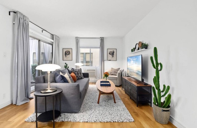 Double King Suite with Patio Dining and Parking