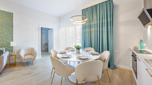 Double Rest, Sun & Snow