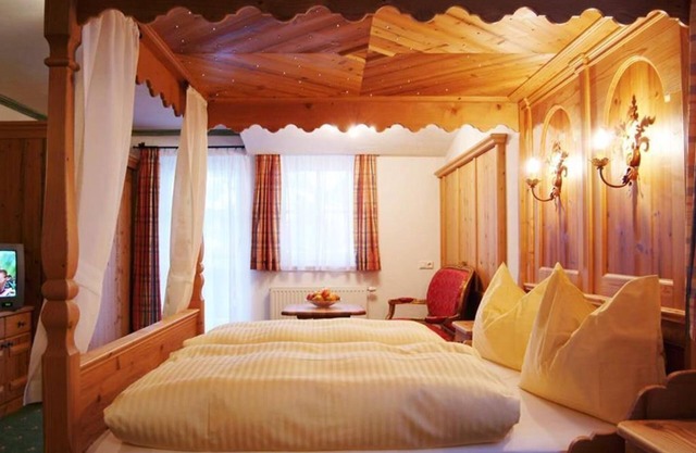 Double room A with bath, separate toilet - Hauserbauer, Alpengasthof-Landhotel