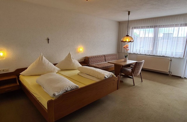 Double room Heimatliebe with beautiful balcony - Pension Hauber