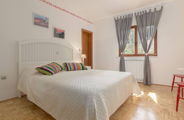 Double room with external private bathroom and shared kitchen