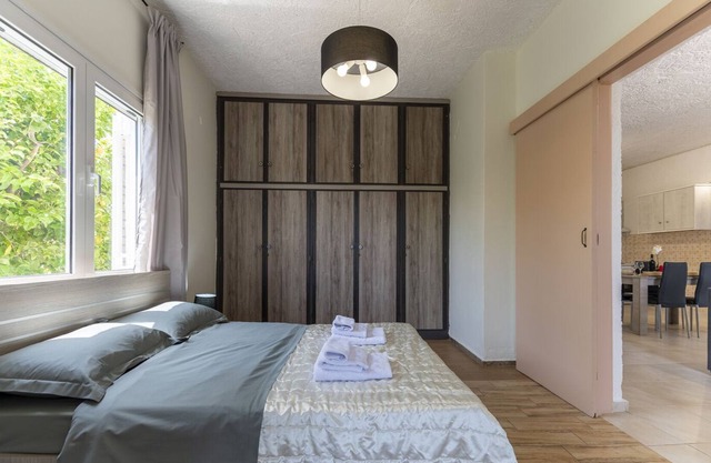 Doukas House Cottage with vineyard, Artemis