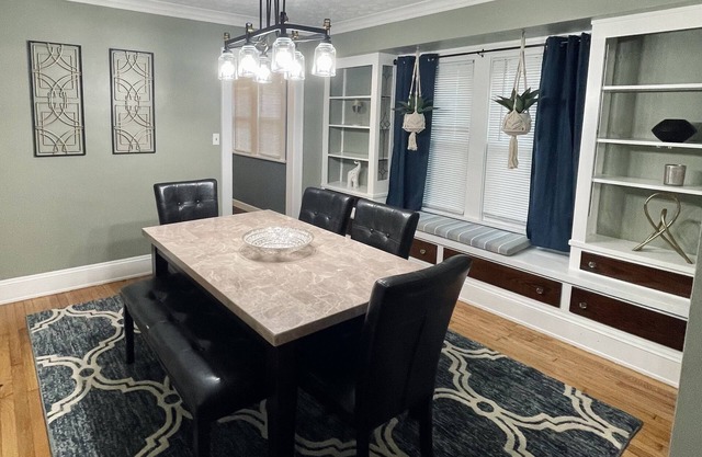 Downstairs Unit near National Park + Downtown Cleveland