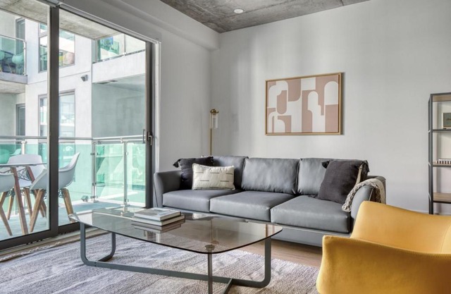 Downtown 1BR w Pool Gym WD nr Staples Center LAX-555