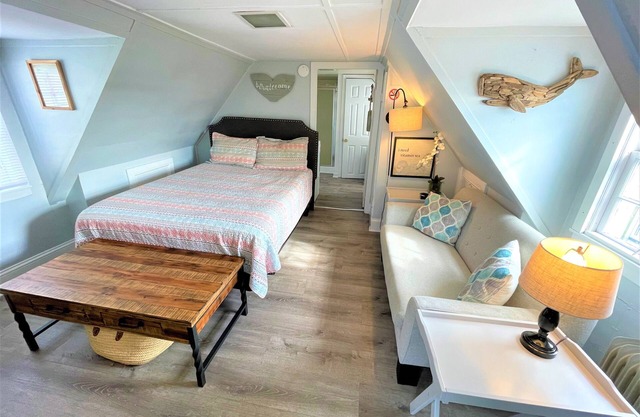 Downtown efficiency apartment, perfect for two