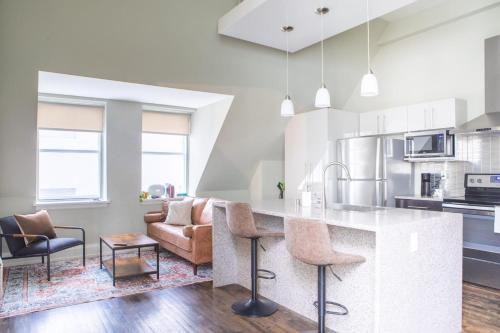Downtown Luxury 1BR Loft