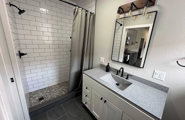 Downtown Minimalist Apartment