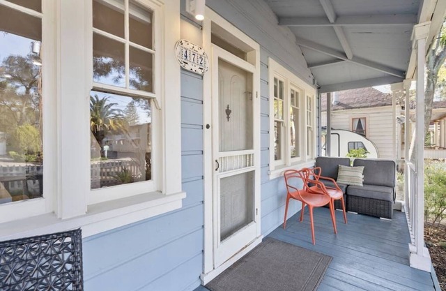 Downtown Napa HOT TUB Retreat - 3 Bed l 2 bath