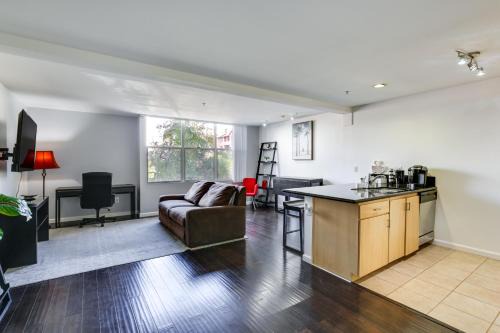 Downtown San Diego Studio Walk to Gaslamp Quarter