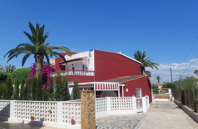 Dream vacation home with private pool right by the sea between Barcelona and Valencia