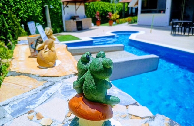 Dream Vacation - Private Pool, Jacuzzi & BBQ
