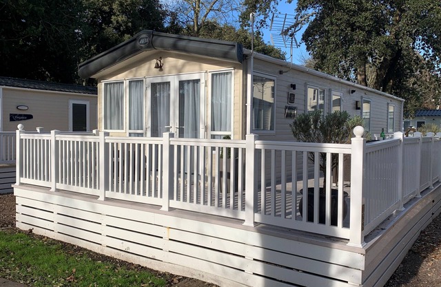 Drop Anchor, by the beach in Mudeford - * No Booking Fees *