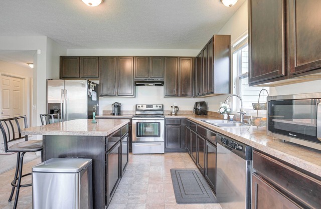 Dublin Rental ~ 10 Mi to Ohio State University!