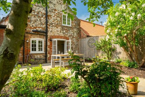 Duck Cottage 2