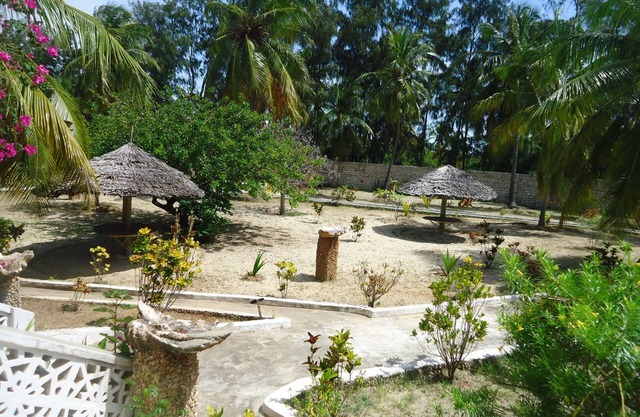 Dudu Villas N Backpackers