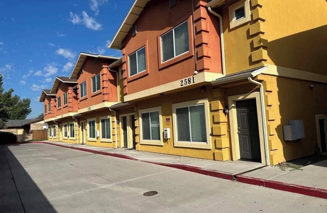 Duplex, 4Bd 4Ba, 6TVs, Sleeps 14