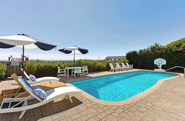 East Arctic Avenue 0603 - Sunshine By The Sea