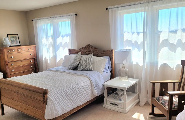 Easy access to I75 to Lima or Findlay, country home 5min from charming Bluffton