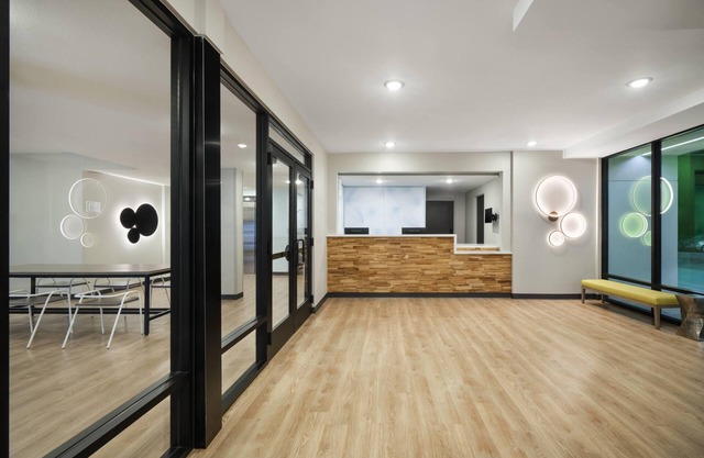 ECHO Suites Extended Stay by Wyndham Houston Pasadena Fwy Pl