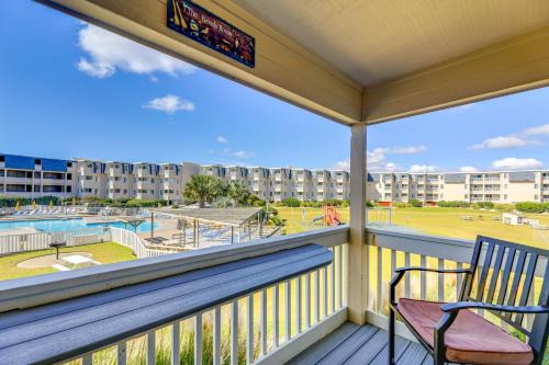 Eclectic Atlantic Beach Condo with Amenity Access!