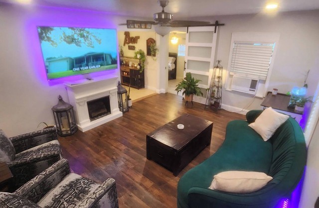 Eclectic Bungalow, Charming 2-bdrm house in superb Fort Lauderdale with Pool