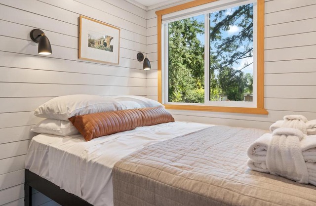Eco Friendly Tiny Container Home Retreat