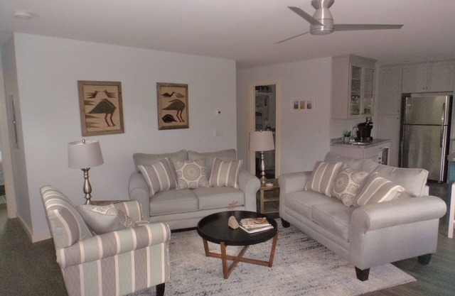 Eight minutes to Sunday River! Two bdrm apartment. Ski, hike, bike & relax.