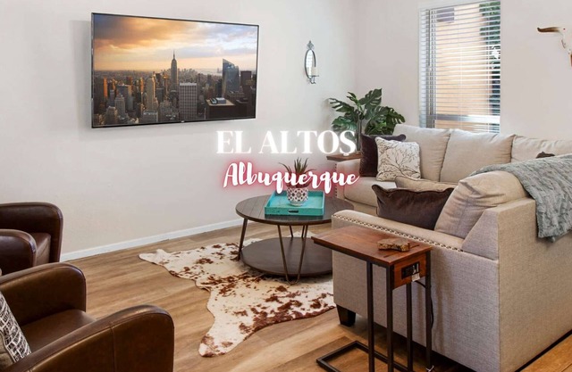 El Altos - An Irvie Home with Summer Pool