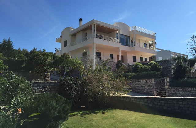 ELAIANTHOS APARTMENTS – ΜIKRI MANTINIA, KALAMATA