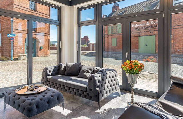 ELBE.6 - Stylish Apartment Directly on the Elbe